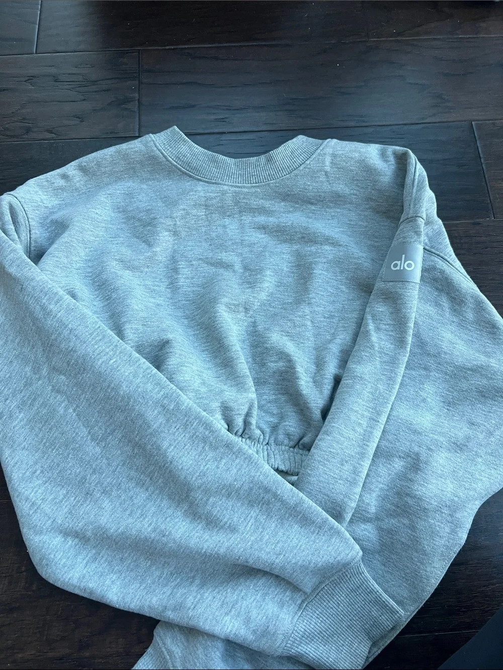 ALO Yoga Women's Cropped Crew Sweatshirt - Heather Gray